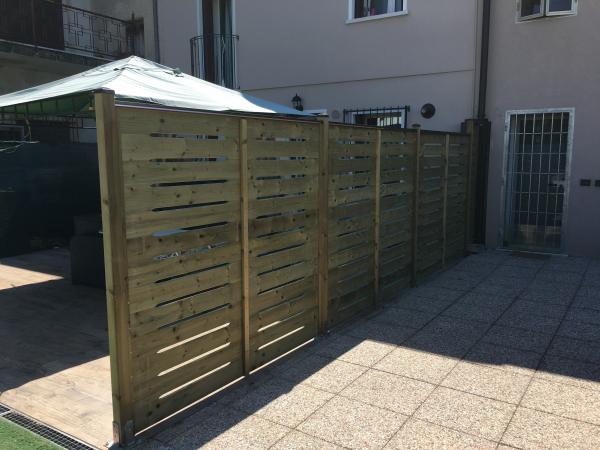 FOTO 6 Frangivento in legno con tavole fresate impregnate in autoclave.  PRODOTTO NON ADATTO ALLA SPEDIZIONE
